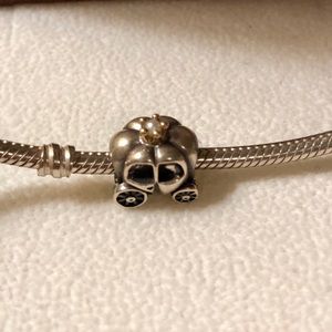 PANDORA carriage charm